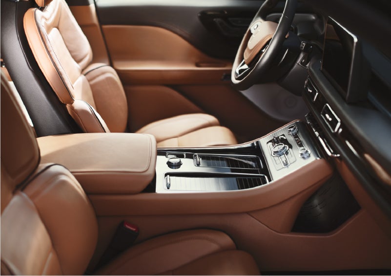 A 2023 Lincoln Aviator® Black Label model is shown in the Flight interior theme | Ted Russell Lincoln in Knoxville TN